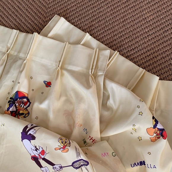 Vintage Looney Tunes Curtains - Picture 2 of 4